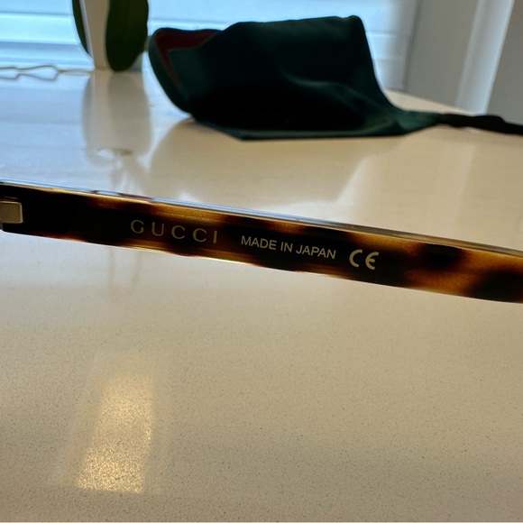 Gucci Aviator Gold Sunglasses - Picture 4 of 7